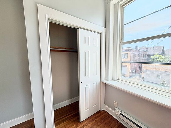 1 bed 1 bath - 5 W Oakwood Pl, # 5, Buffalo, NY 14214