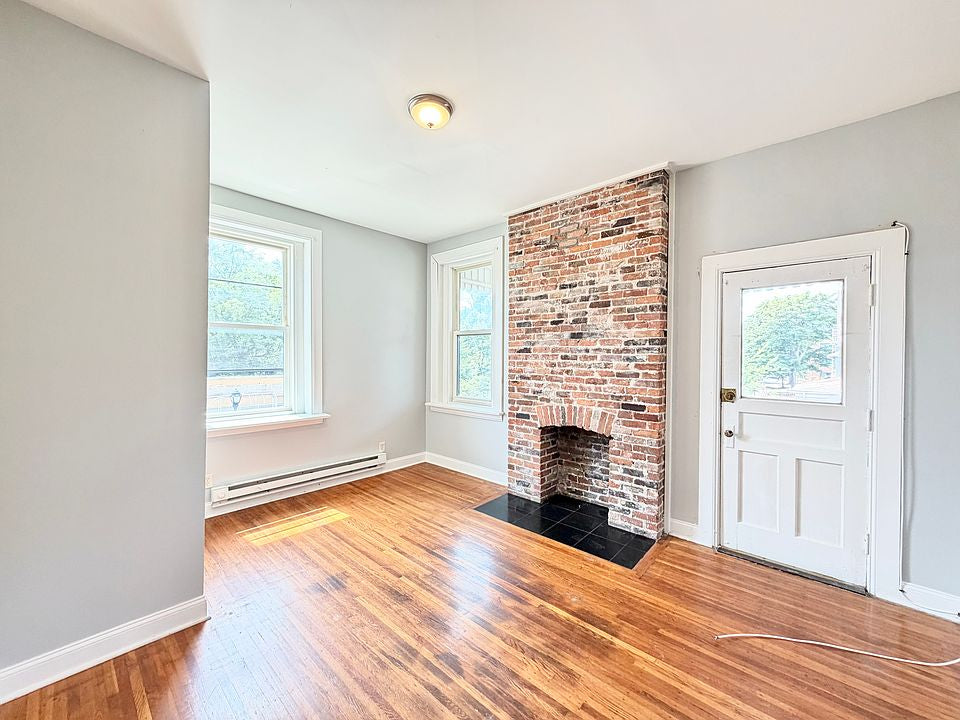 1 bed 1 bath - 5 W Oakwood Pl, # 5, Buffalo, NY 14214