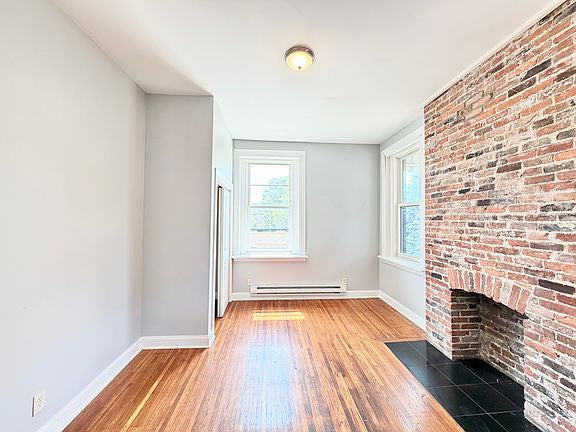 1 bed 1 bath - 5 W Oakwood Pl, # 5, Buffalo, NY 14214