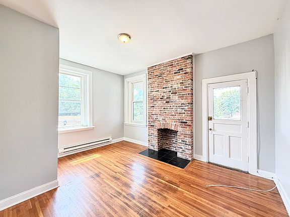 1 bed 1 bath - 5 W Oakwood Pl, # 5, Buffalo, NY 14214