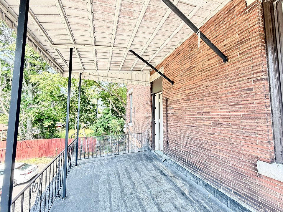 1 bed 1 bath - 5 W Oakwood Pl, # 5, Buffalo, NY 14214