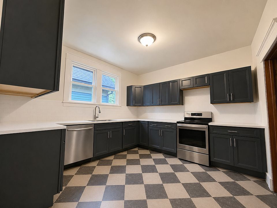 3 bed 1 bath - 329 Bird Ave, # 2, Buffalo, NY 14213