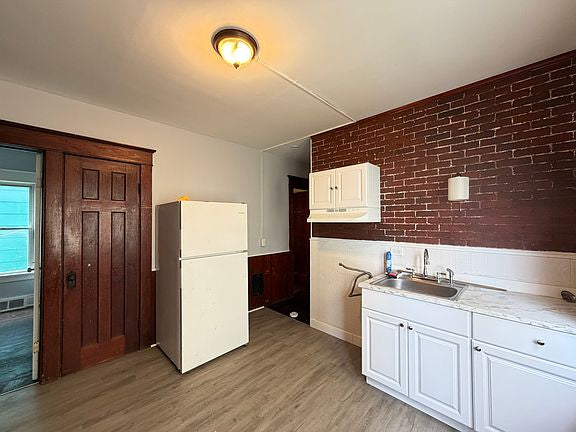 3 bed 1 bath - 51 Kamper Ave, Unit 1, Buffalo, NY 14210