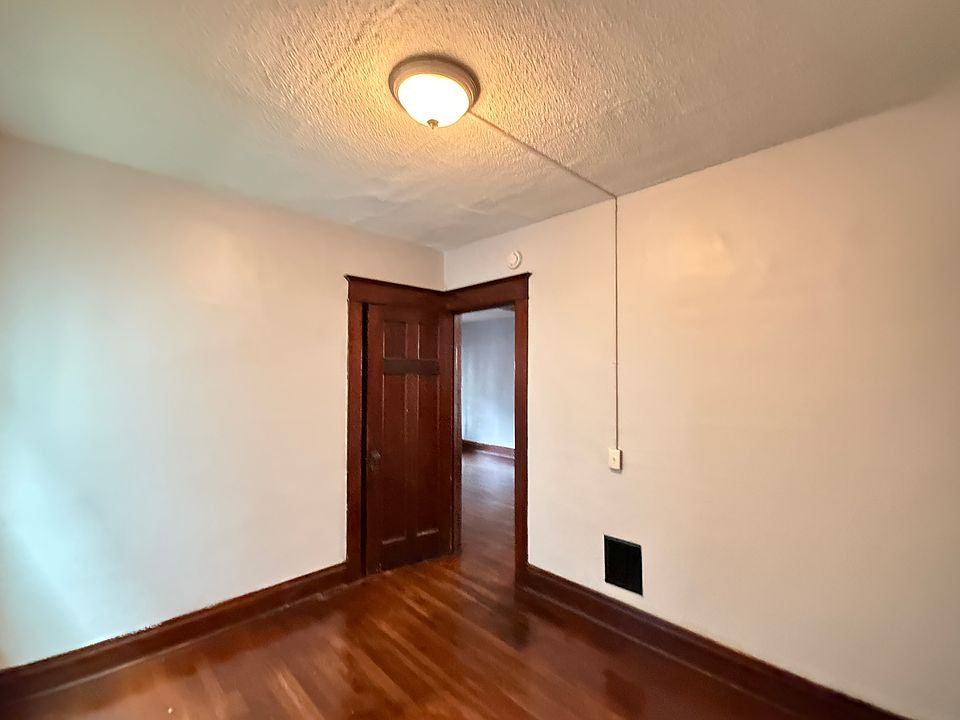 3 bed 1 bath - 51 Kamper Ave, Unit 1, Buffalo, NY 14210