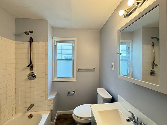 3 bed 1 bath - 51 Kamper Ave, Unit 1, Buffalo, NY 14210