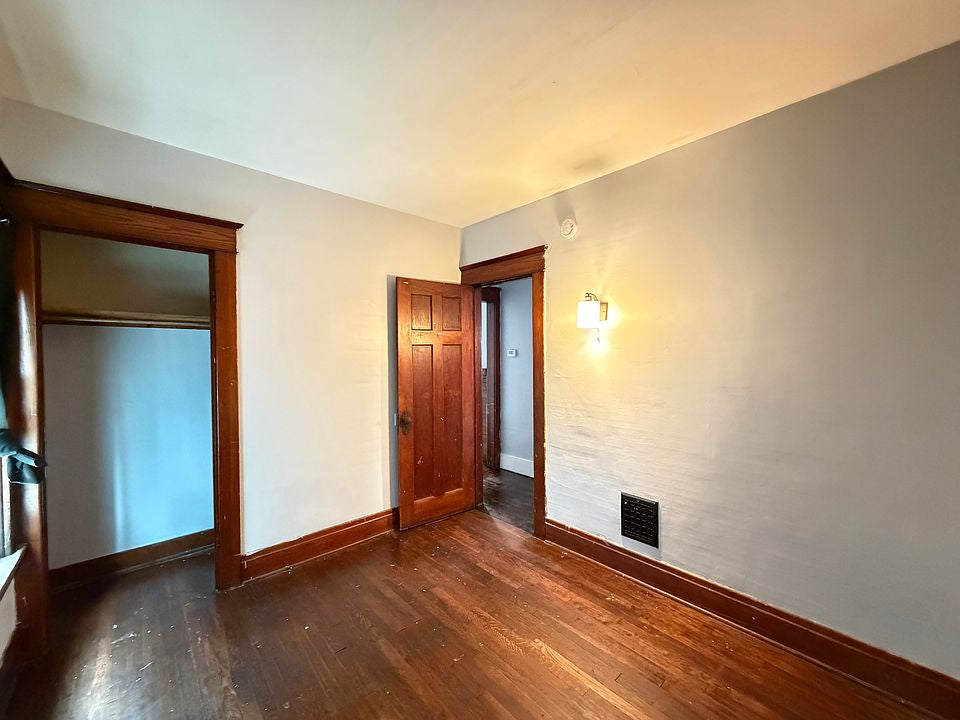 3 bed 1 bath - 51 Kamper Ave, Unit 1, Buffalo, NY 14210