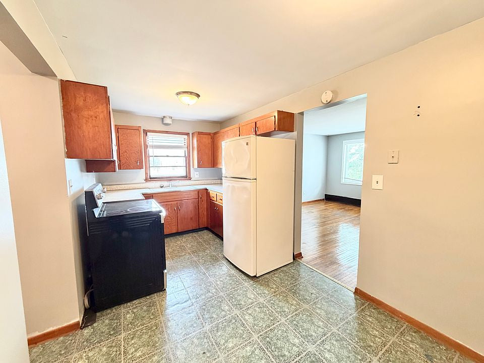 1 bed 1 bath - 74 Newman St, # 4, Buffalo, NY 14218