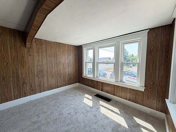 1 bed 1 bath - 15 Andrews Ave, # 1, Buffalo, NY 14225