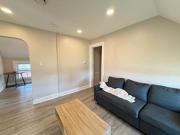 2 bed 1 bath - 15 Andrews Ave, # 2, Buffalo, NY 14225
