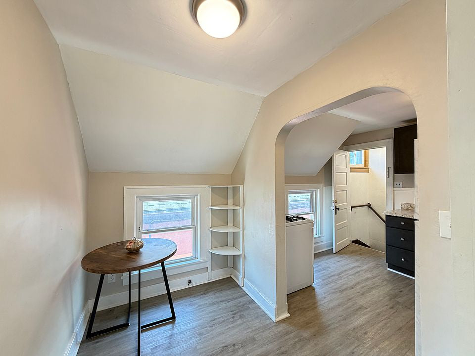 2 bed 1 bath - 15 Andrews Ave, # 2, Buffalo, NY 14225