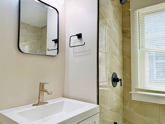 2 bed 1 bath - 74 Houston St, # 2, Buffalo, NY 14220