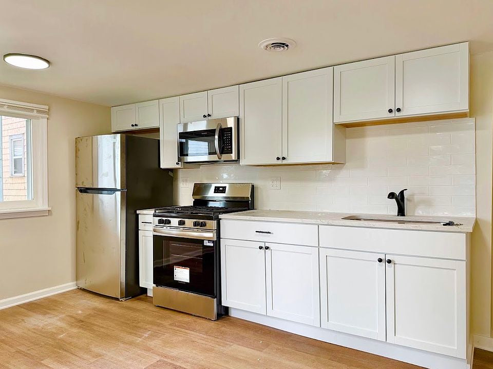 1 bed 1 bath - 74 Houston St, # 3, Buffalo, NY 14220