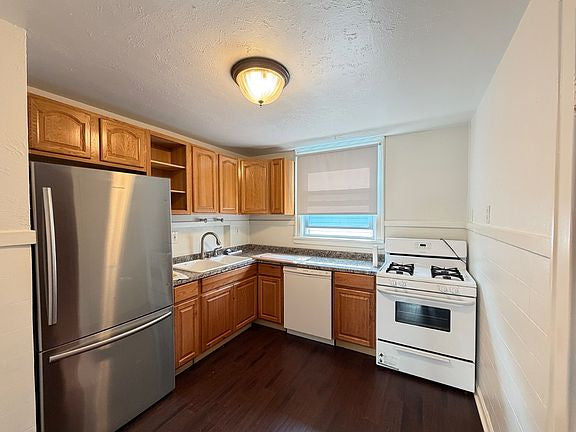 2 bed 1 bath - 390 Sanders Rd, Unit 2, Buffalo, NY 14216