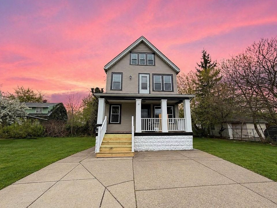 2 bed 1 bath - 28 Long Ave, # 2, Buffalo, NY 14225