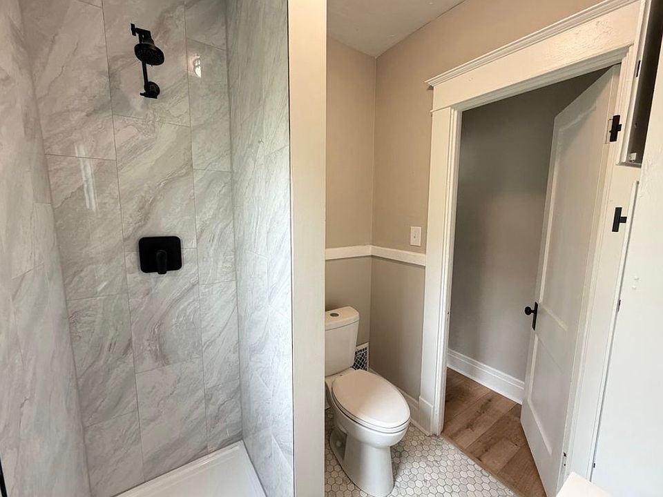 2 bed 1 bath - 28 Long Ave, # 2, Buffalo, NY 14225