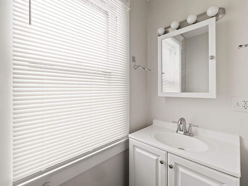 3 bed 1 bath - 23 Custer St Floor 2, Buffalo, NY 14214