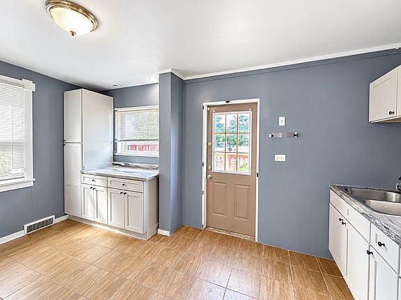 3 bed 1 bath - 116 Lafayette Ave, Buffalo, NY 14213