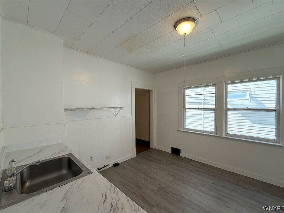 3 bed 1 bath - 22 Remoleno St, Buffalo, NY 14220