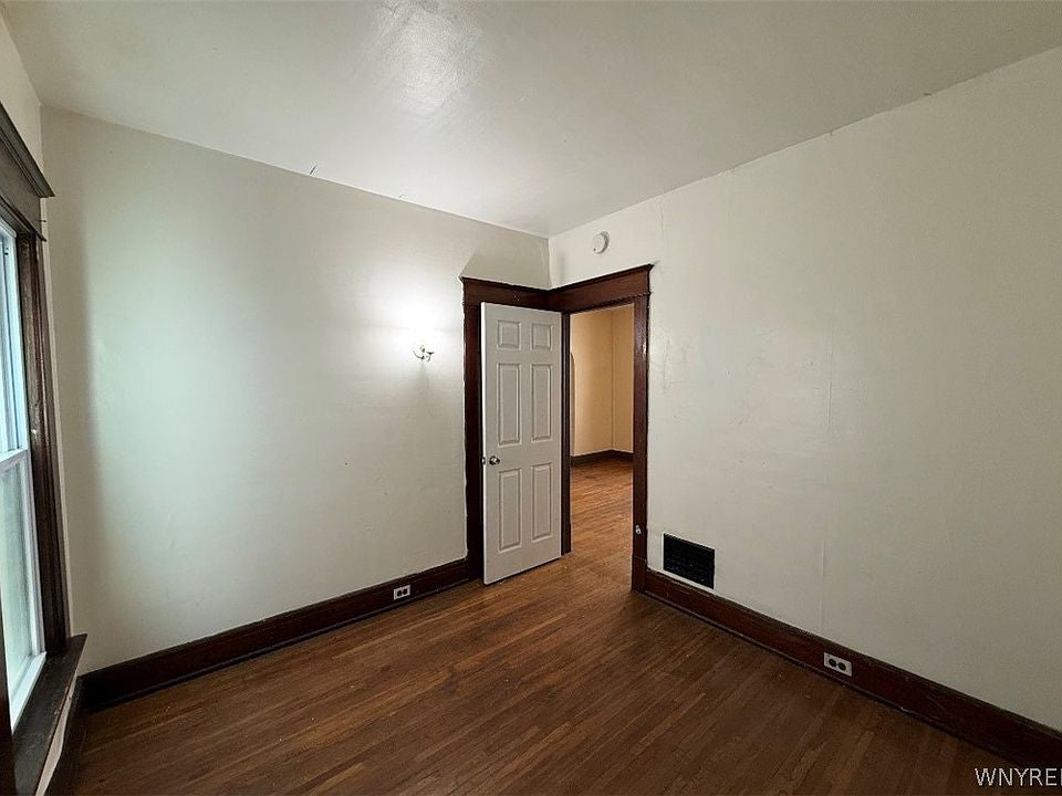 3 bed 1 bath - 22 Remoleno St, Buffalo, NY 14220
