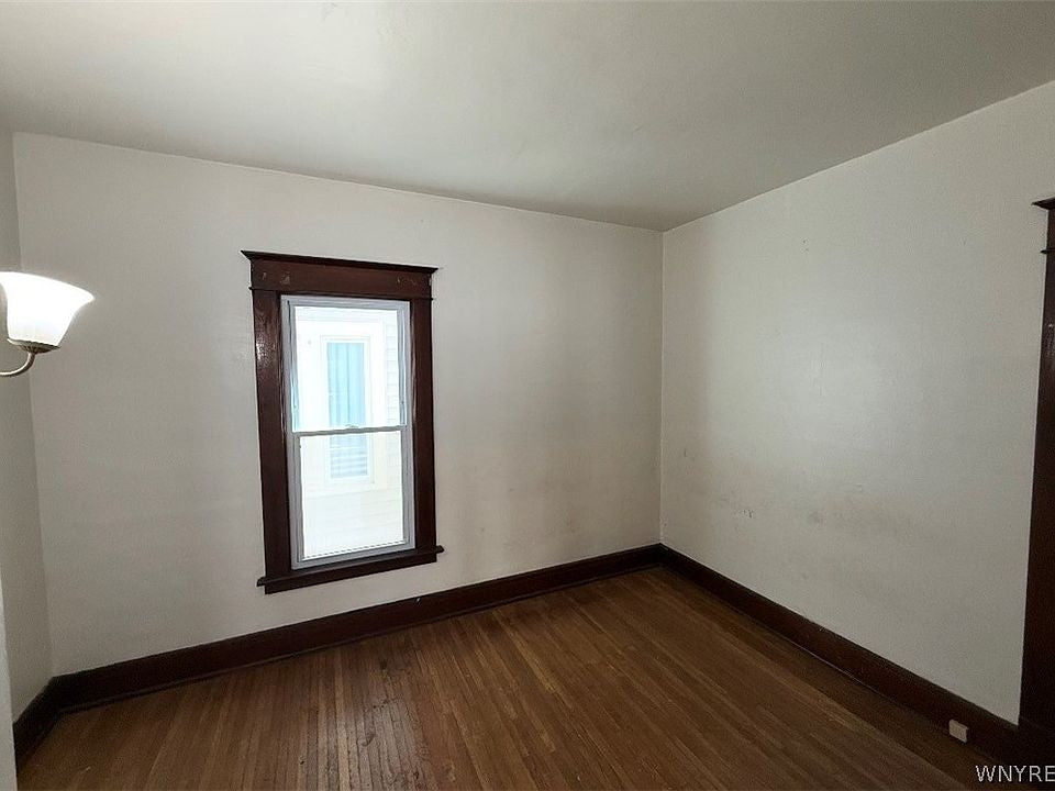 3 bed 1 bath - 22 Remoleno St, Buffalo, NY 14220