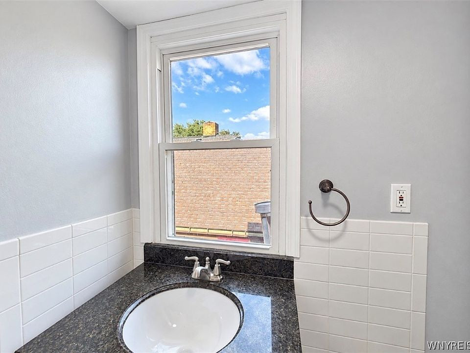 2 bed 1 bath - 339 Pennsylvania St, Buffalo, NY 14201