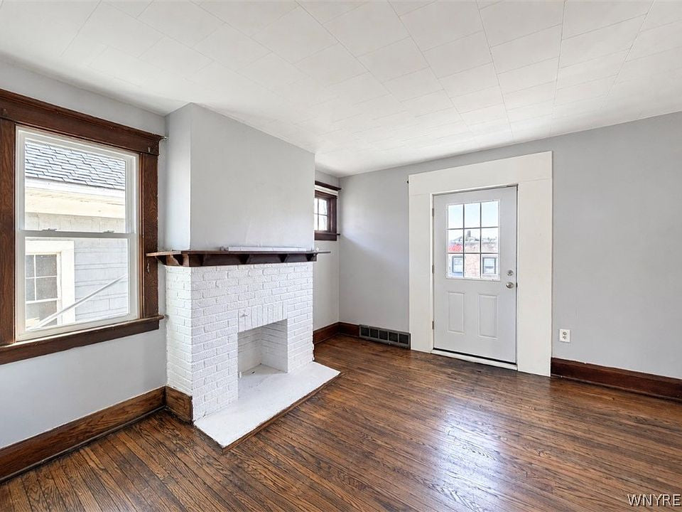 3 bed 1 bath - 9 Lovering Ave, # 2, Buffalo, NY 14216