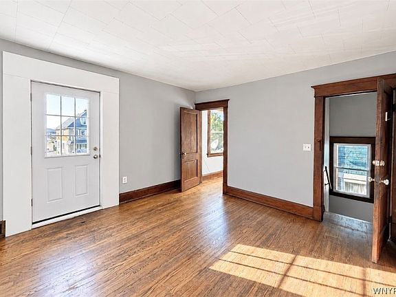3 bed 1 bath - 9 Lovering Ave, # 2, Buffalo, NY 14216