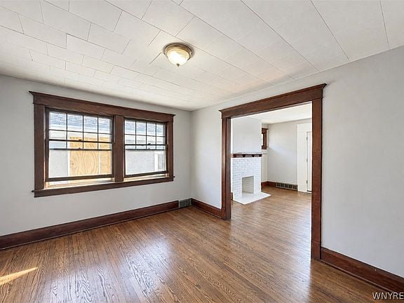 3 bed 1 bath - 9 Lovering Ave, # 2, Buffalo, NY 14216