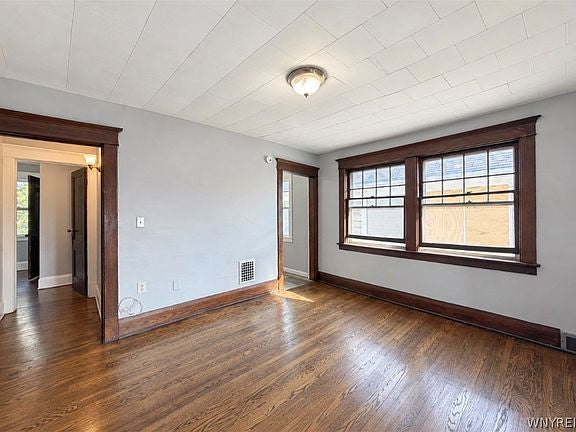 3 bed 1 bath - 9 Lovering Ave, # 2, Buffalo, NY 14216