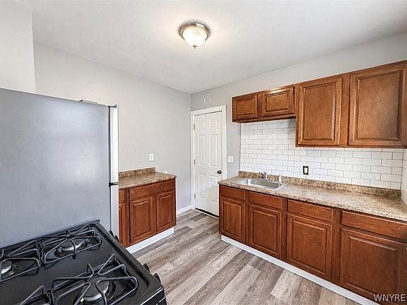 3 bed 1 bath - 9 Lovering Ave, # 2, Buffalo, NY 14216