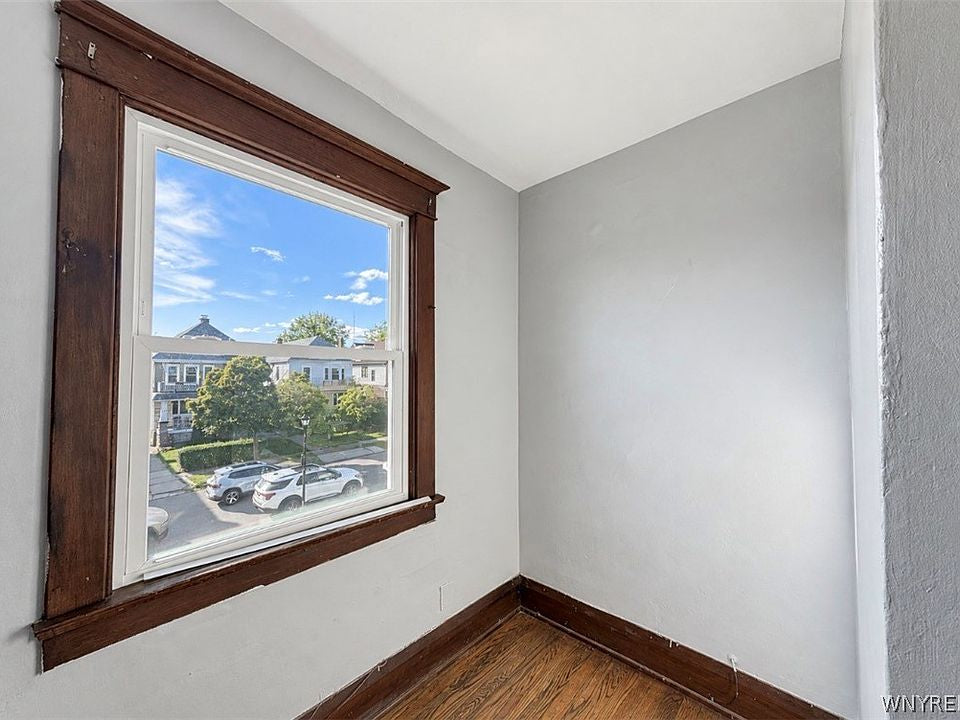 3 bed 1 bath - 9 Lovering Ave, # 2, Buffalo, NY 14216
