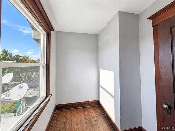 3 bed 1 bath - 9 Lovering Ave, # 2, Buffalo, NY 14216