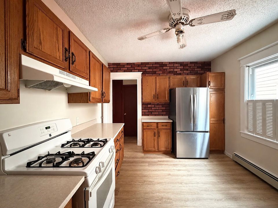 7 bed 3 bath - 33 Blaine Ave, Buffalo, NY 14208