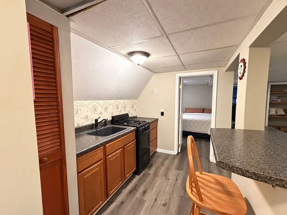 7 bed 3 bath - 33 Blaine Ave, Buffalo, NY 14208