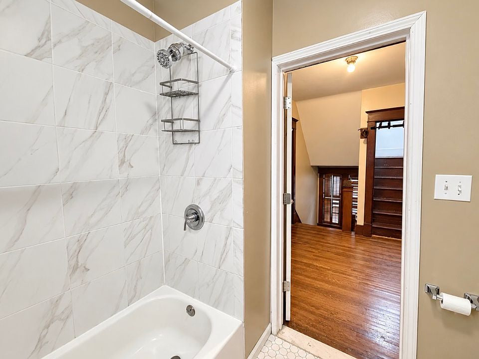 7 bed 3 bath - 33 Blaine Ave, Buffalo, NY 14208
