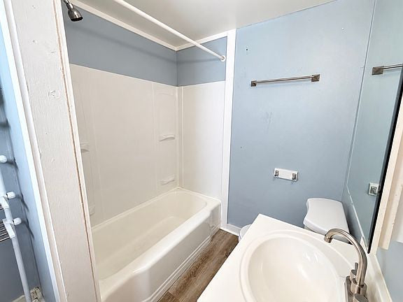2 bed 1 bath - 26 Shields Ave, # 1, Buffalo, NY 14213