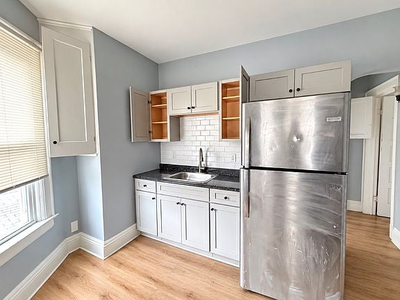2 bed 1 bath - 80 Dewitt St, # 3, Buffalo, NY 14213