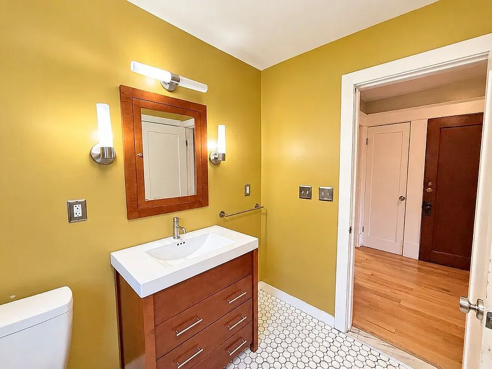 3 bed 1.5 bath - 186 Bird Ave, APT 2, Buffalo, NY 14213