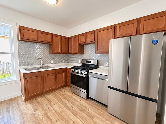 2 bed 1 bath - 92 Dewitt St, # 1, Buffalo, NY 14213