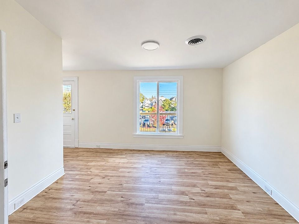 2 bed 1 bath - 92 Dewitt St, # 2, Buffalo, NY 14213