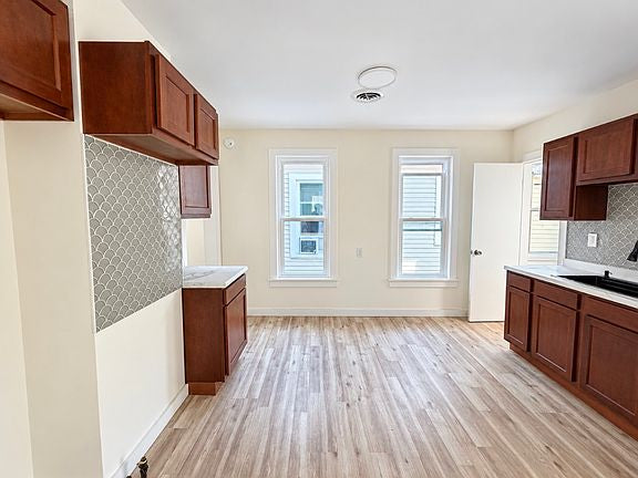 2 bed 1 bath - 92 Dewitt St, # 2, Buffalo, NY 14213