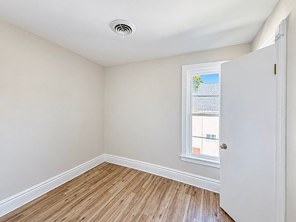 2 bed 1 bath - 92 Dewitt St, # 2, Buffalo, NY 14213
