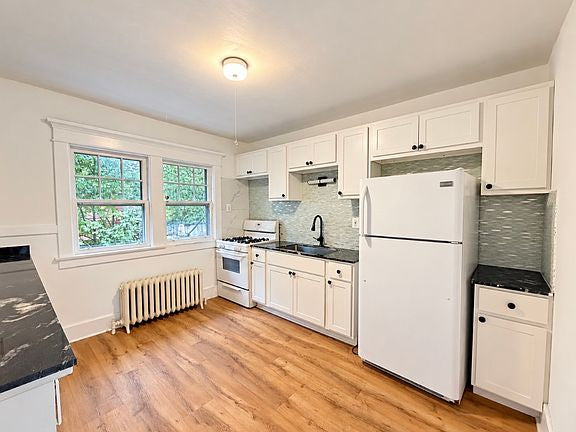 3 bed 1 bath - 405 Parkside Ave Floor 2, Buffalo, NY 14216